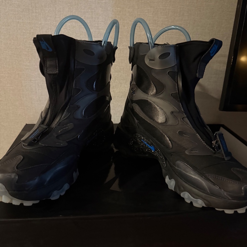 Nike react boots - image 2